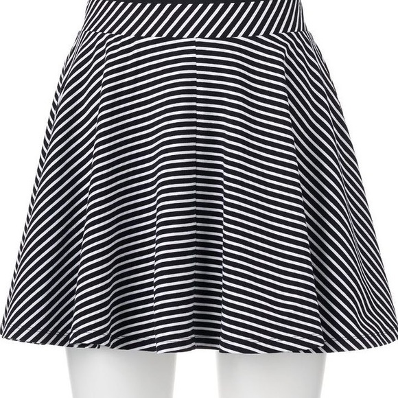 🆑 SO |  Flowy & Flirty Striped Mini Skater Skirt. - Picture 1 of 7